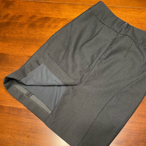 Banana Republic Pencil Skirt - Picture 3 of 8